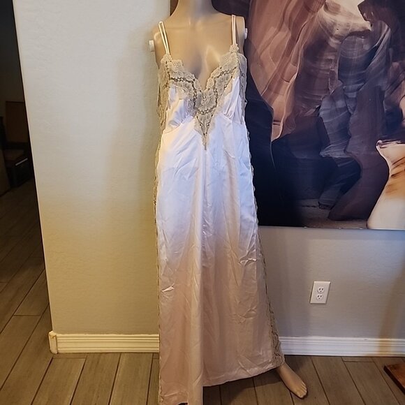 Vintage Bert Yelin for Iris L  Pink Satin Maxi Nightgown Lace Trim USA Slip Pj - Picture 1 of 7